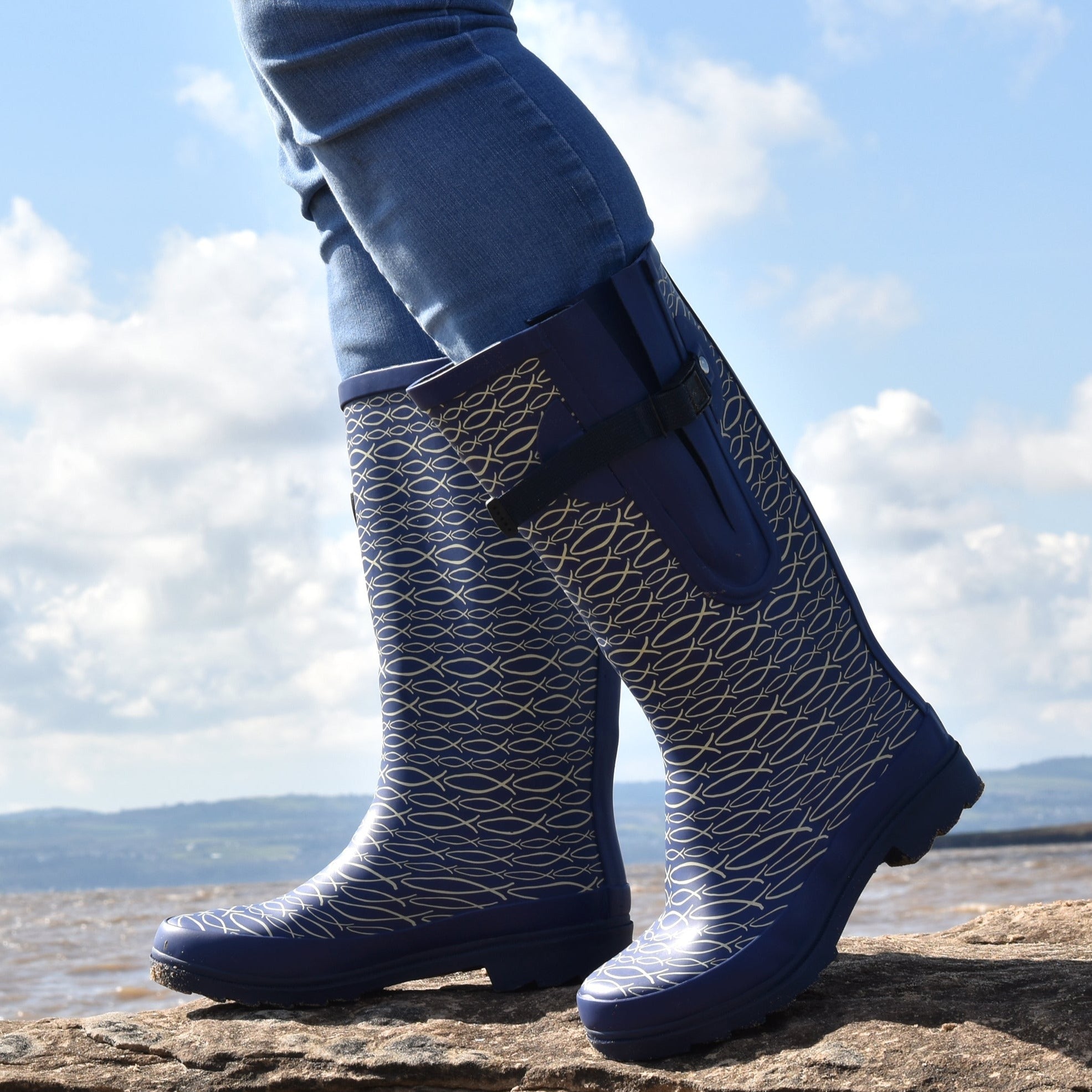 Ladies navy wellies hotsell